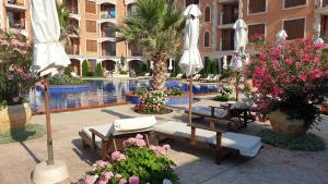 The swimming pool at or close to Cascadas Ravda - Gorgeous 2 bedrooms family apartment