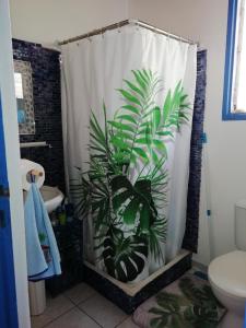 Koupelna v ubytování Chambre d'hôte la Calebasse + 14 fotografií