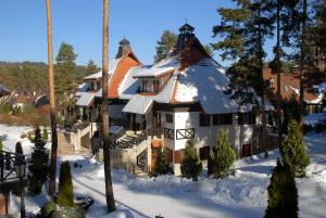 KRALjEVI KONACI ZLATIBOR v zimě