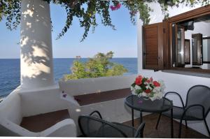 Foto da galeria de Hotel Villaggio Stromboli - isola di Stromboli em Stromboli