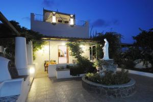 Um jardim em Hotel Villaggio Stromboli - isola di Stromboli