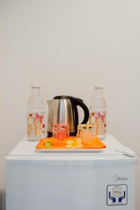 WIRA Homestay & Spa的咖啡和沏茶工具