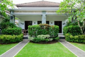 WIRA Homestay & Spa外面的花园