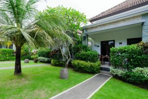 WIRA Homestay & Spa外面的花园
