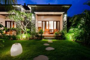 WIRA Homestay & Spa外面的花园