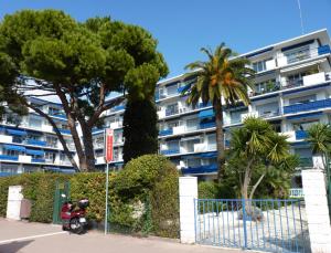 カーニュ・シュル・メールにあるL'Ascot Appartement, plages à 300m, vue hippodromeのギャラリーの写真