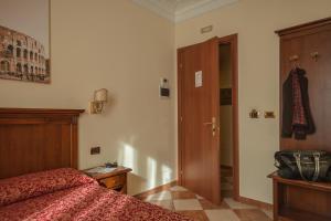 Gallery image of Hotel RomAntica in Rome