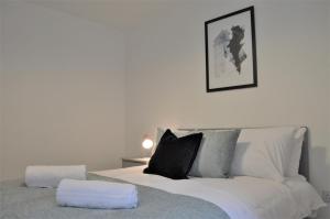 シェフィールドにあるBook our Royal Suite today! Elegant spacious 2 bed apartment in the city centre - perfect for work or leisure!のギャラリーの写真