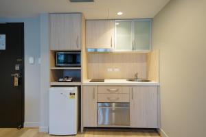 Nhà bếp/bếp nhỏ tại Jephson Hotel & Apartments