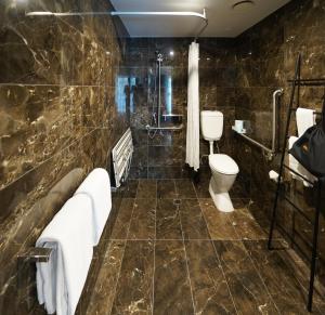 Phòng tắm tại Jephson Hotel & Apartments