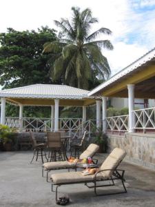 Gallery image of Paradise Beach Hotel in Kingstown