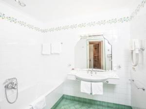 Baðherbergi á Hotel Tiefenbrunner