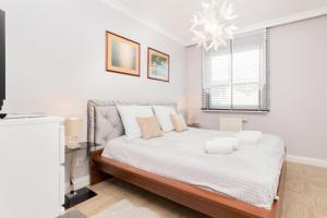 Posteľ alebo postele v izbe v ubytovaní Apartments 350m to the Beach Gdańsk Piastowska by Renters Prestige