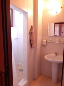 Koupelna v ubytování garni Hotel ASAS*** + 37 fotografií