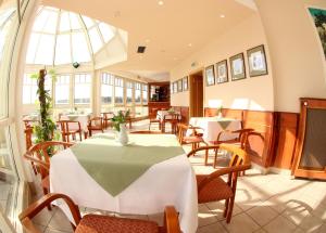 Restaurace v ubytování Hotel Flora