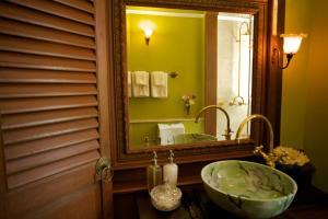 Ein Badezimmer in der Unterkunft Praya Palazzo - SHA Plus