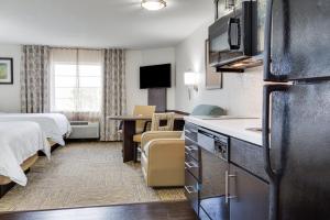 Gallery image of Candlewood Suites Fort Lauderdale Airport-Cruise, an IHG Hotel in Fort Lauderdale