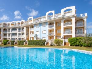 The swimming pool at or close to Apartment Bahia Blanca-1 by Interhome