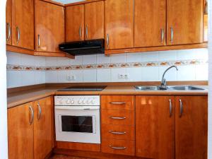 Η κουζίνα ή μικρή κουζίνα στο Apartment Valenciano by Interhome