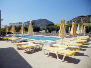 A piscina localizada em Floral Studios ou nos arredores