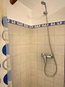 Koupelna v ubytování Vivelorural Casa y piscina en Zahara de la Sierra