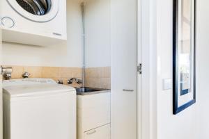 Φωτογραφία από το άλμπουμ του Nautilus Beachfront Villas & Spa σε Κοφς Χάρμπορ