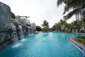 Басейн в Vignette Collection Haikou Yatter Hotel by IHG або поблизу