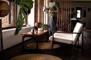 A seating area at Casa Boumort