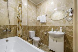 Kupaonica u objektu Aleksandr Hotel