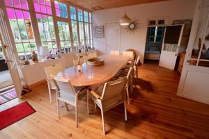 Gallery image of Lovely renovated cottage 150m from the beach in Lacanau