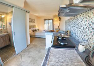 Gallery image of Costas apartments in Mesongi