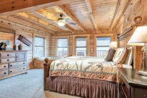 Ένα ή περισσότερα κρεβάτια σε δωμάτιο στο Misty Mountaintop #52 +32 φωτογραφίες