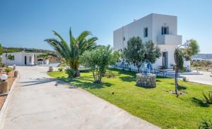 Gallery image of Kristen's Studio & Apartments in Adamas