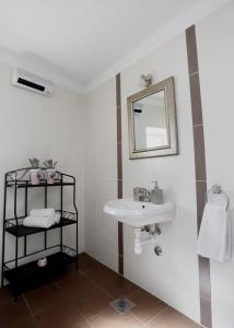 Koupelna v ubytování Holiday Home Miklica + 37 fotografií