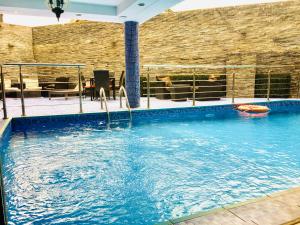 Bazén v ubytování BW Starfire Hotel nebo v jeho okolí