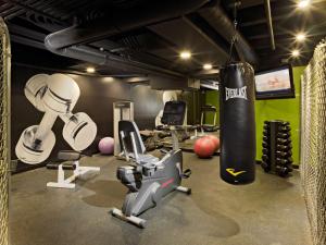 Fitness centrum a/nebo fitness zařízení v ubytování Acme Hotel Company Chicago