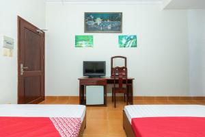 TV a/nebo společenská místnost v ubytování Lien Thuy Hotel + 36 fotografií