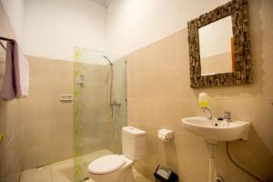 Bagno di The Puncak Santhi Inn
