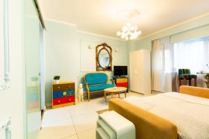 The Super Central Stylish Studio