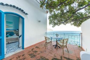 A balcony or terrace at Hotel Villa San Michele