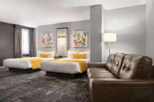 Ruang duduk di Travelodge by Wyndham Alma