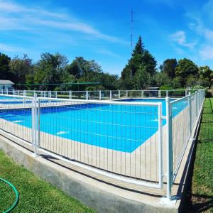 Bazén v ubytování Quinta El Rosal nebo v jeho okolí