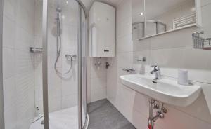 Łazienka w obiekcie Appartement zum Turm Top 4
