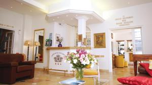 Posezení v ubytování Hotel Royal Bon Repos + 37 fotografií