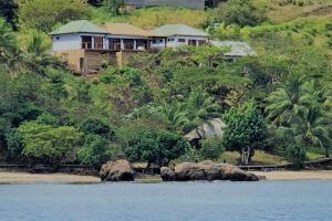 Photo de la galerie de l'établissement Private Oceanfront Fijian Villa Sleeps 8, à Île de Malolo