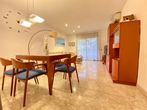 Kuchyňa alebo kuchynka v ubytovaní Apartment Rambla Tarragona Free parking