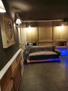 Llit o llits en una habitació de Sweet home San Filippo Industry Style in centro città