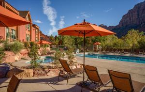 Πισίνα στο ή κοντά στο Holiday Inn Express Springdale - Zion National Park Area, an IHG Hotel