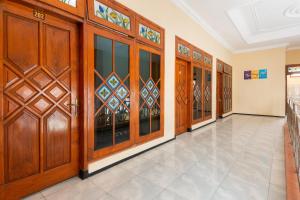 Afbeelding uit fotogalerij van SPOT ON 2689 Safira Family Residence Syariah in Lawang