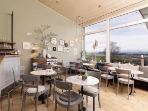 Hotel Bad Murtensee的休息区